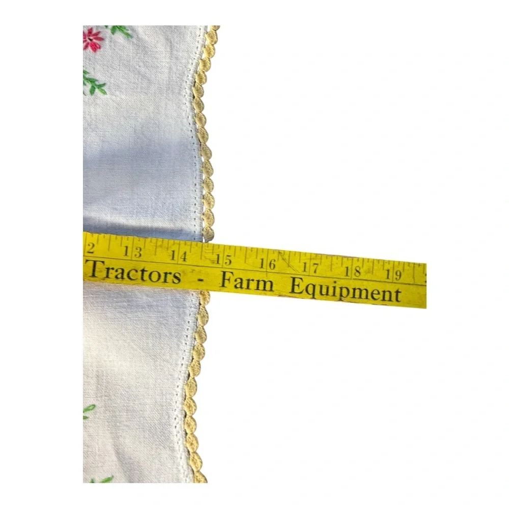 Embroidered Floral Table‎ Runner